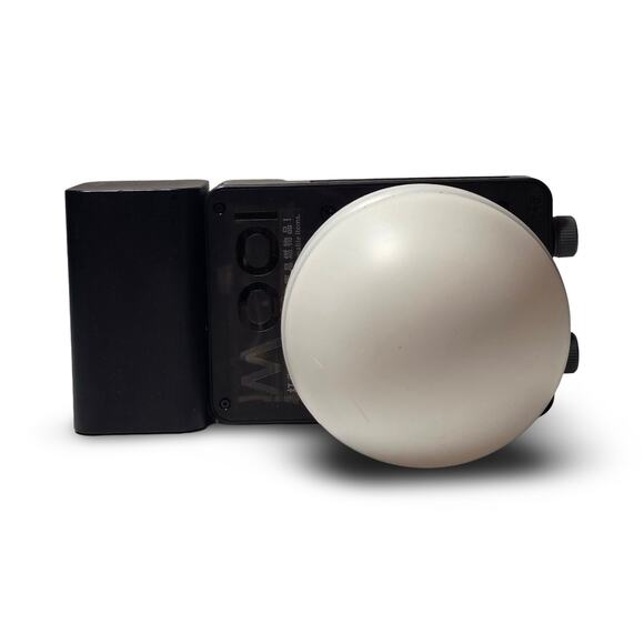 ZHIYUN CINEPEER CX100 COB LED Video Light with Battery Grip - Great Condition! - Picture 5 of 12